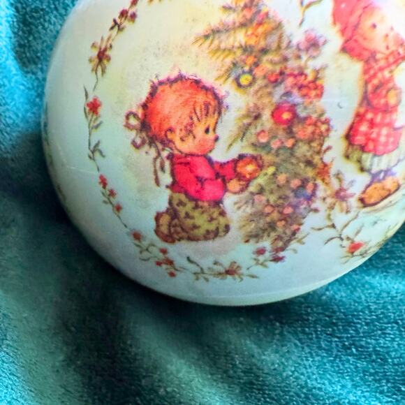 Vintage 1974 Hallmark Betsy Clark Glass Christmas Ornament - Picture 5 of 11